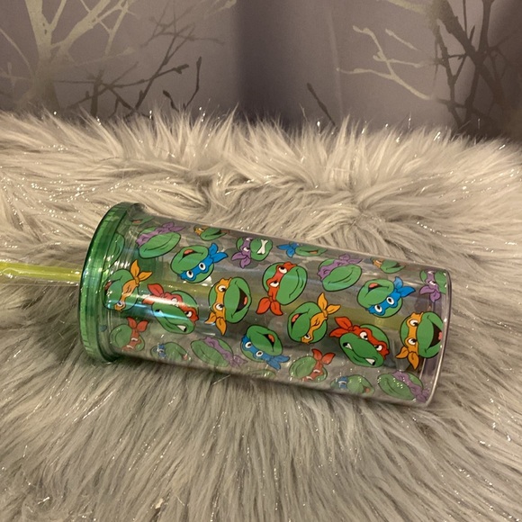 BNWT NICKELODEON Teenage Mutant Ninja Turtles 20 oz Tumbler With Straw - Picture 3 of 4